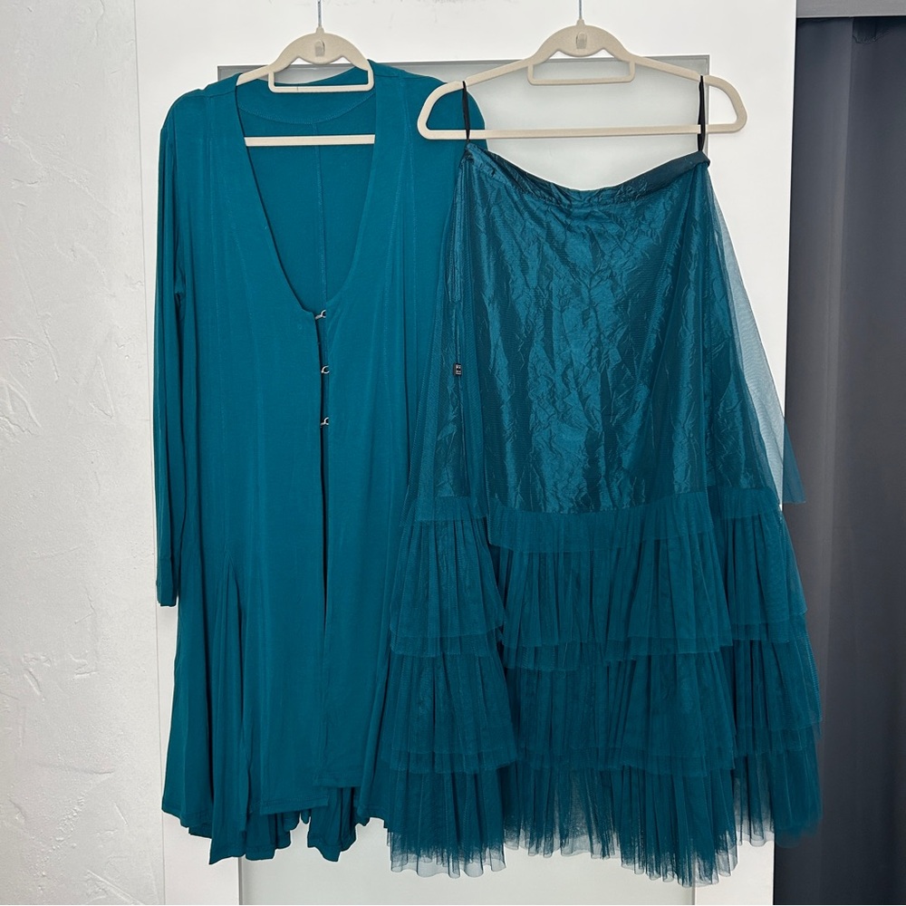 A.R.T. Ateliers Rare Toggery 2 piece Turquoise top & lace skirt top set size 6/S